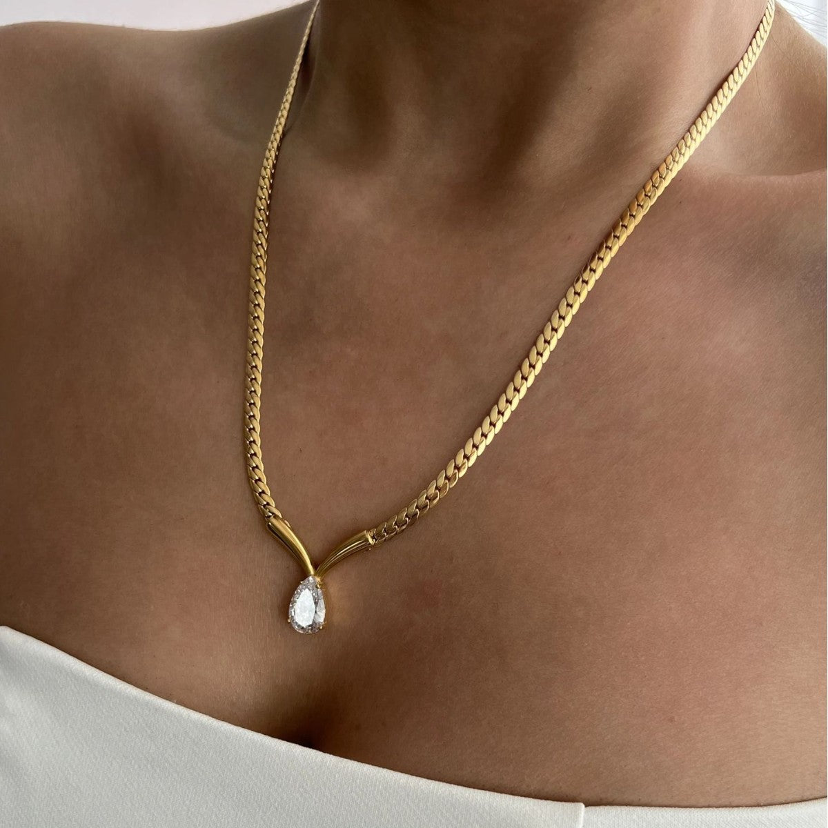 Auracle Drop Neckpiece
