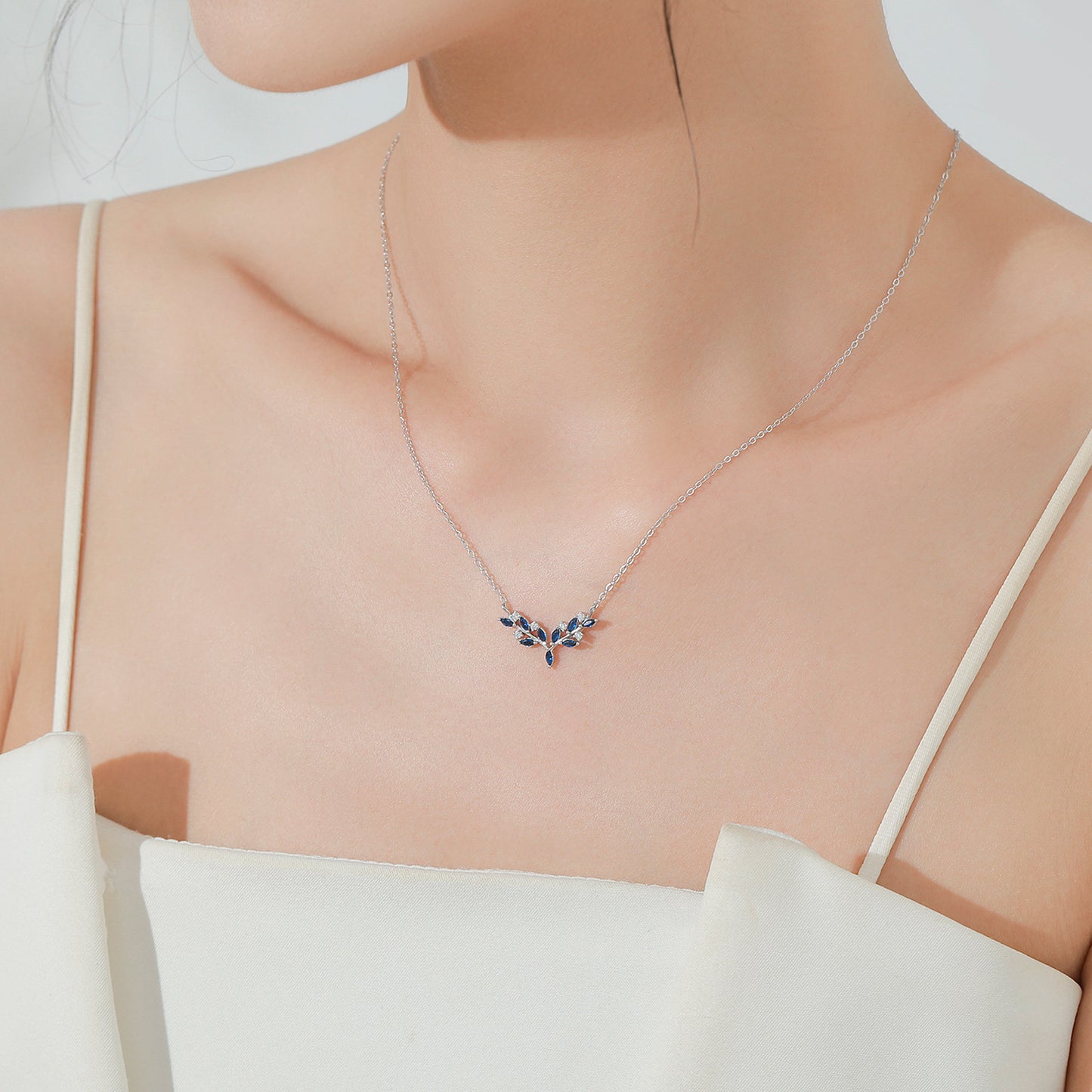 Leaf Whisper Necklace