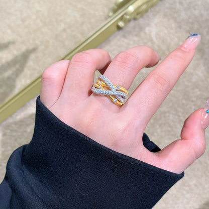 The Twisted Champagne Ring exudes a sophisticated European and American retro charm, featuring a stunning pear-shaped champagne stone framed by a luxurious diamond-encrusted setting. This "Ins style" masterpiece is designed for the modern woman, offering a bold yet elegant statement that is perfect for weddings, high-profile dates, or everyday luxury.